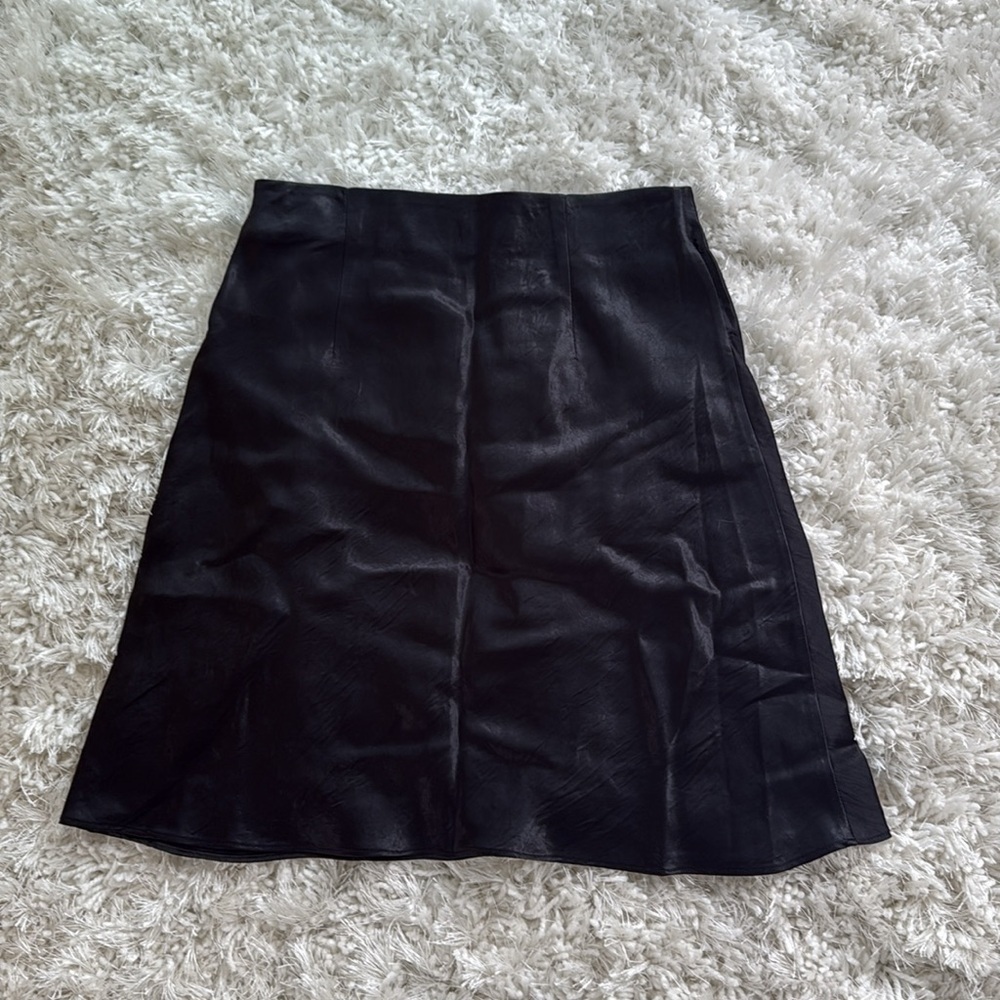 Aritizia Babaton black skirt size 0 - Picture 2 of 4